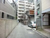 車通りのほとんど無い脇道