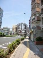 対面側まで距離があります