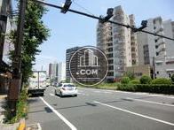 車通りの多い公道
