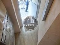 正面玄関入って直ぐに郵便ポストあり