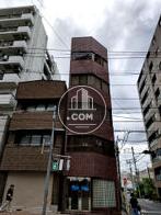 縦長の外観