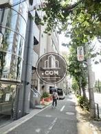 街路樹のある通り