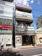 3階建のビルです