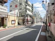 自由通り沿いの物件です