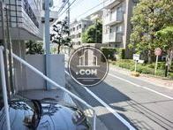 人の賑わいも聞こえません