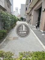 広い敷地内