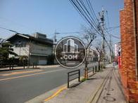 物件西側の歩道