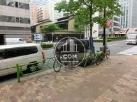 前面の歩道です