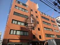 隣りのビルと共同で建築をしています