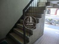 玄関先から内階段があります
