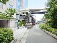 隣接する脇道