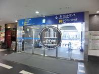 ガラス張りの出入り口