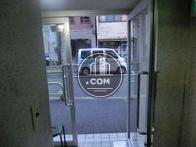 エントランス内側より