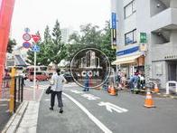 隣接する脇道からの様子