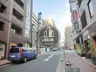 開けた裏路地