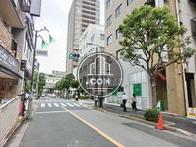 隣接する脇道からの景観