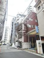 背面通り奥からの景観