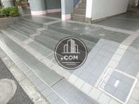 スロープ加工の床面