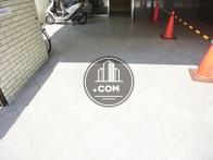 フラットな床面