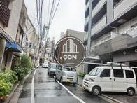 車がすれ違える道幅です