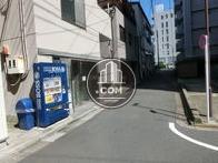 大通りに程近い路地沿いです