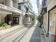 しっとりとした裏路地です