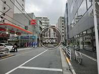 角地に面しています