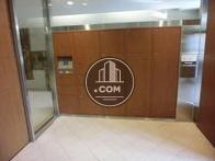 エントランスにロッカーがあります