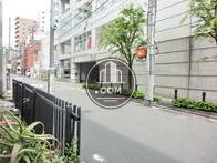 入口側の脇道