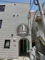 タイ全面タイル張りの外観です