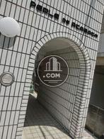 正面の入口は楕円形の形をしております