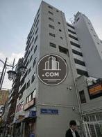 渋谷川側からの外観です