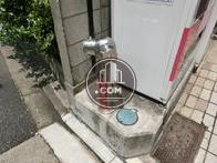 送水管です