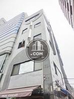 モノトーンの外観です