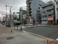正面入口付近から見た周辺です