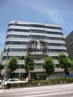 新大橋通りに面しています