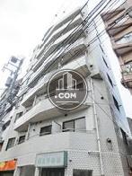 歩道から見上げた様子
