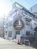 奥行きのある建物