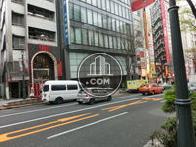 交通量の多い道玄坂に面しております