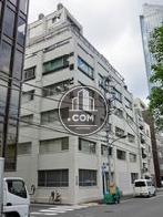側面上部にビル名が書かれています