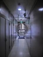 1Fのエントランスを抜けるとそのまま建物裏へ抜けれます