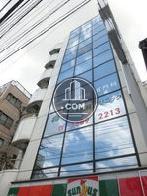 ガラス張りで構成