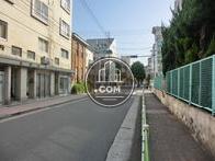 ハローワークが角にございます