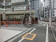 ３面通りの角地です