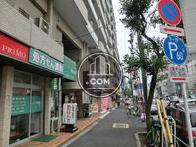 様々な店舗が入居中