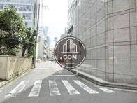 隣接する脇道奥からの様子