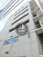 歩道から見上げた様子