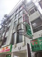 袖タイプの看板が設置されています