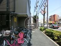 歩道からダイレクトに入れる駐輪場