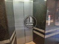 エレベーターは高級感があります